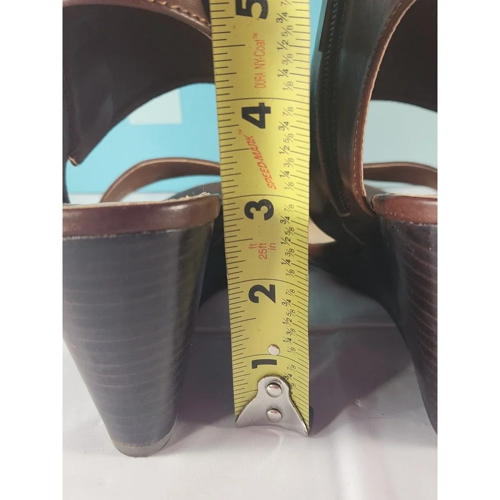 Nicole Womens Madison Brown Sandals Open Toe Wedge Buckles size 7 EXCELLENT Cond